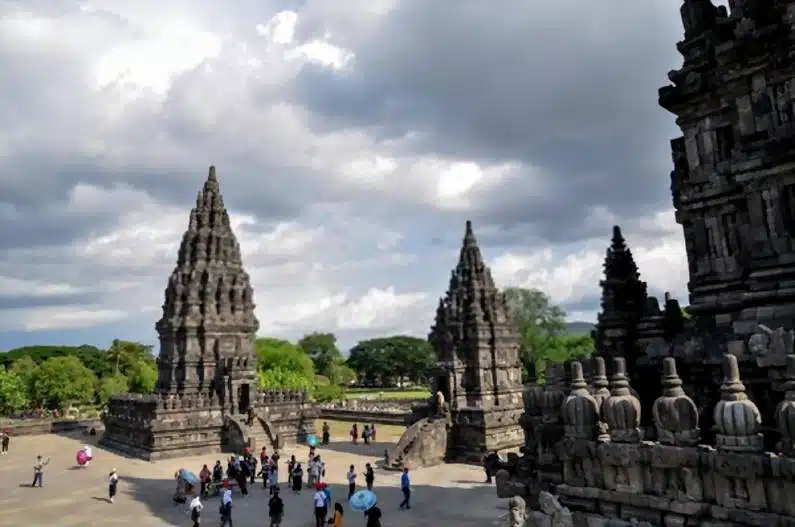 Tampak samping