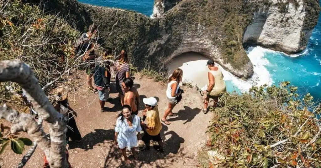 Kegiatan di Kelingking Beach