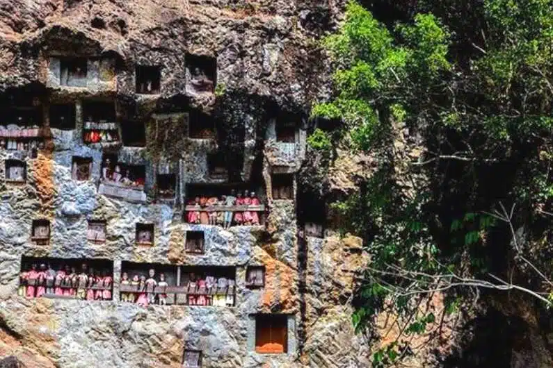 Kuburan Londa Tana Toraja