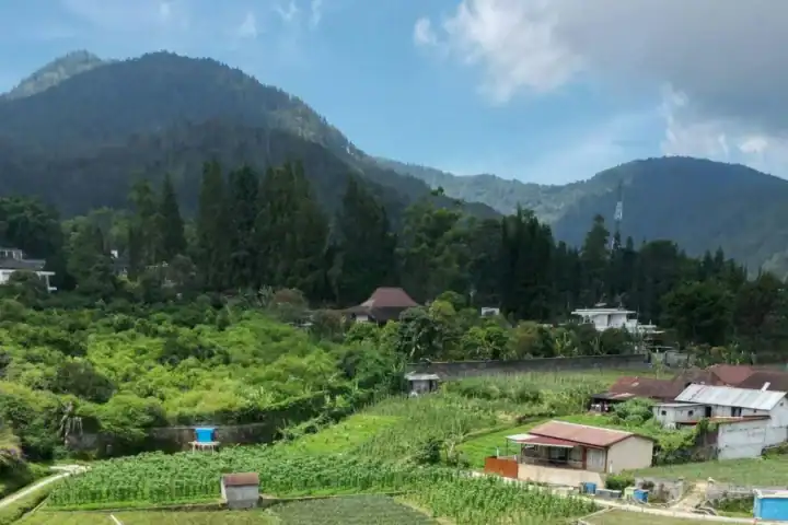 Perbukitan Objek Wisata di Berastagi