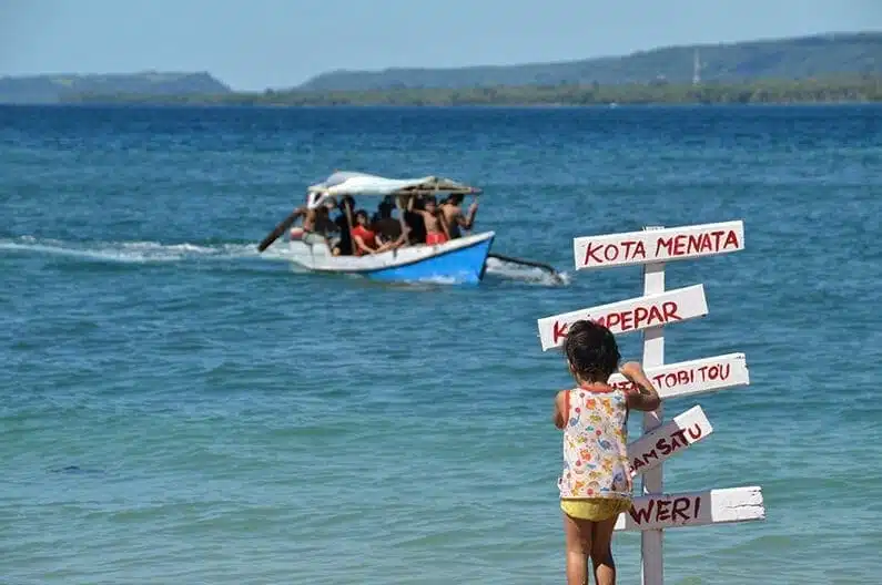 Pantai Asam Satu spot wisata di larantuka