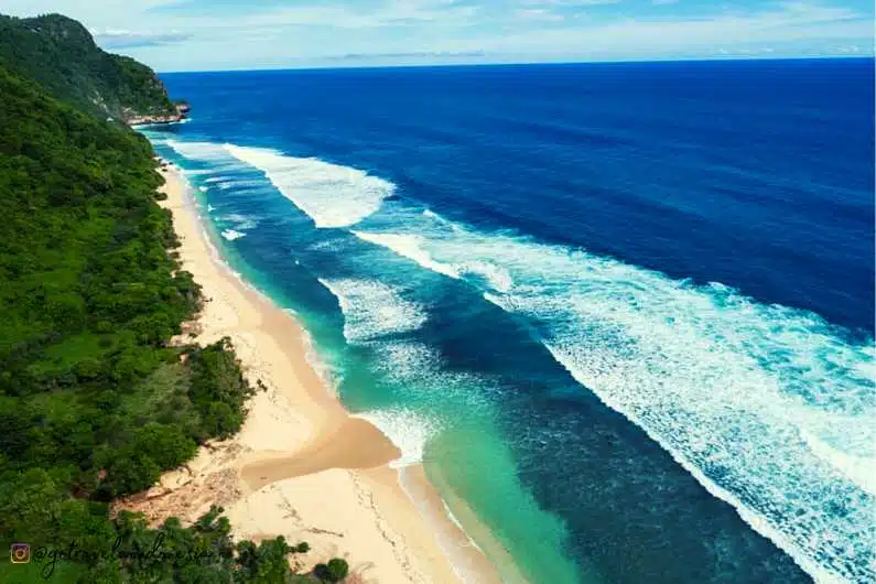 Pantai Nyang Nyang Pecatu
