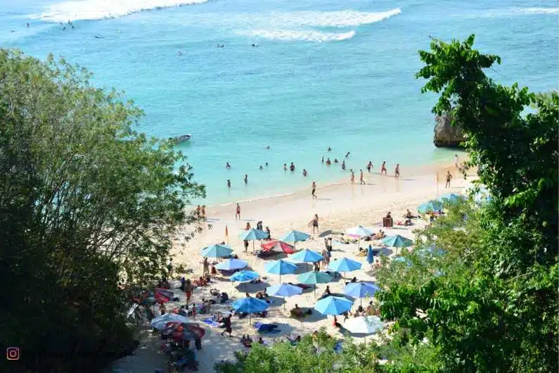 Pantai Padang Padang