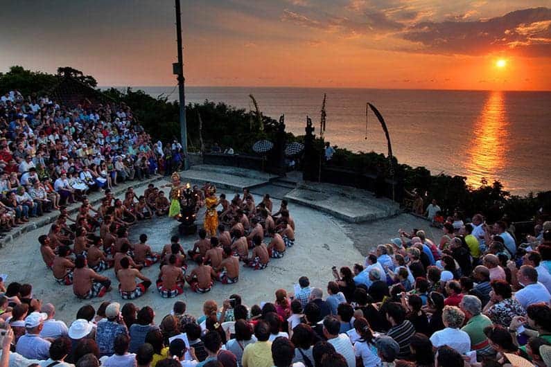 Tari-kecak-uluwatu