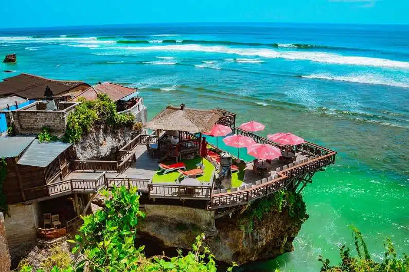Wisata Pantai Blue Ocean