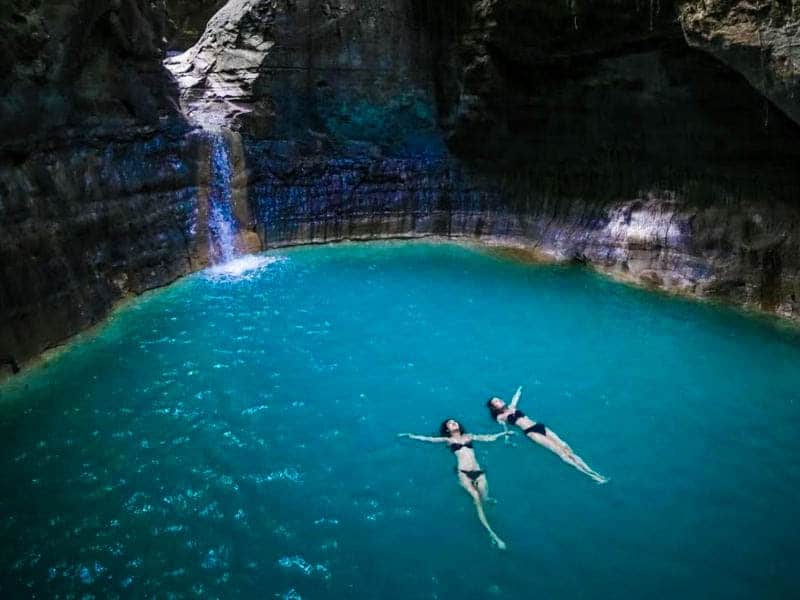 air terjun kolam jodoh lewa tidahu