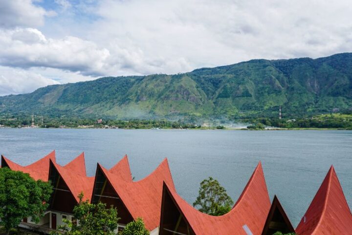 aktivitas di danau toba