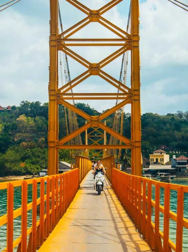 berfoto di yellow bridge