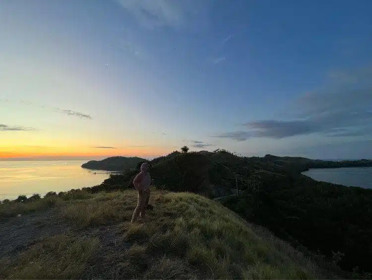 bukit cinta labuan bajo ntt