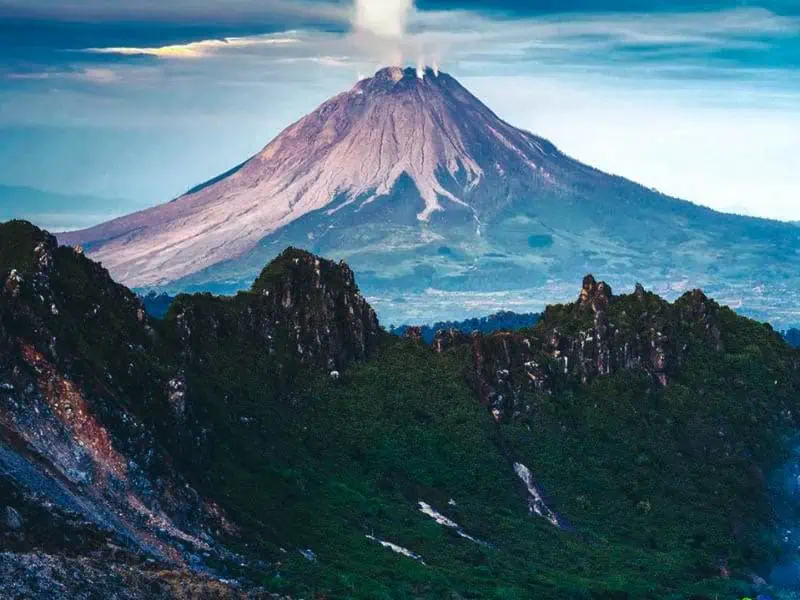 destinasi trekking di medan