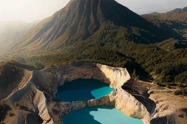 fakta unik danau kelimutu