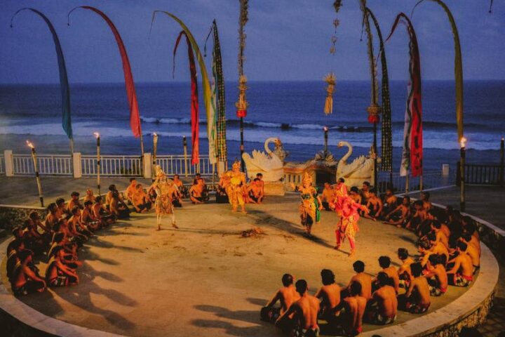 tari kecak bali