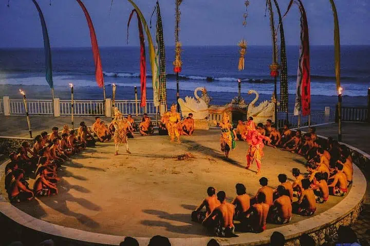 tari kecak bali