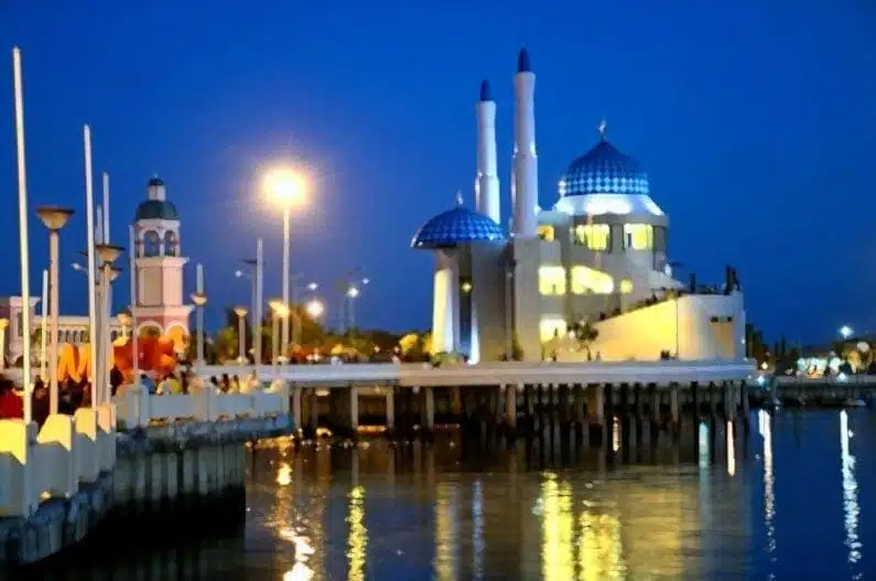 icon pantai losari