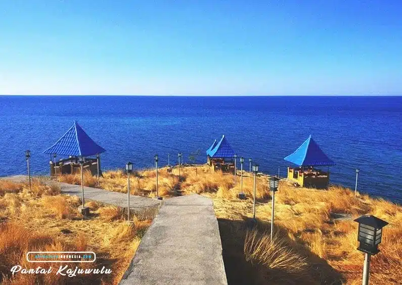 Kajuwulu beach maumere NTT