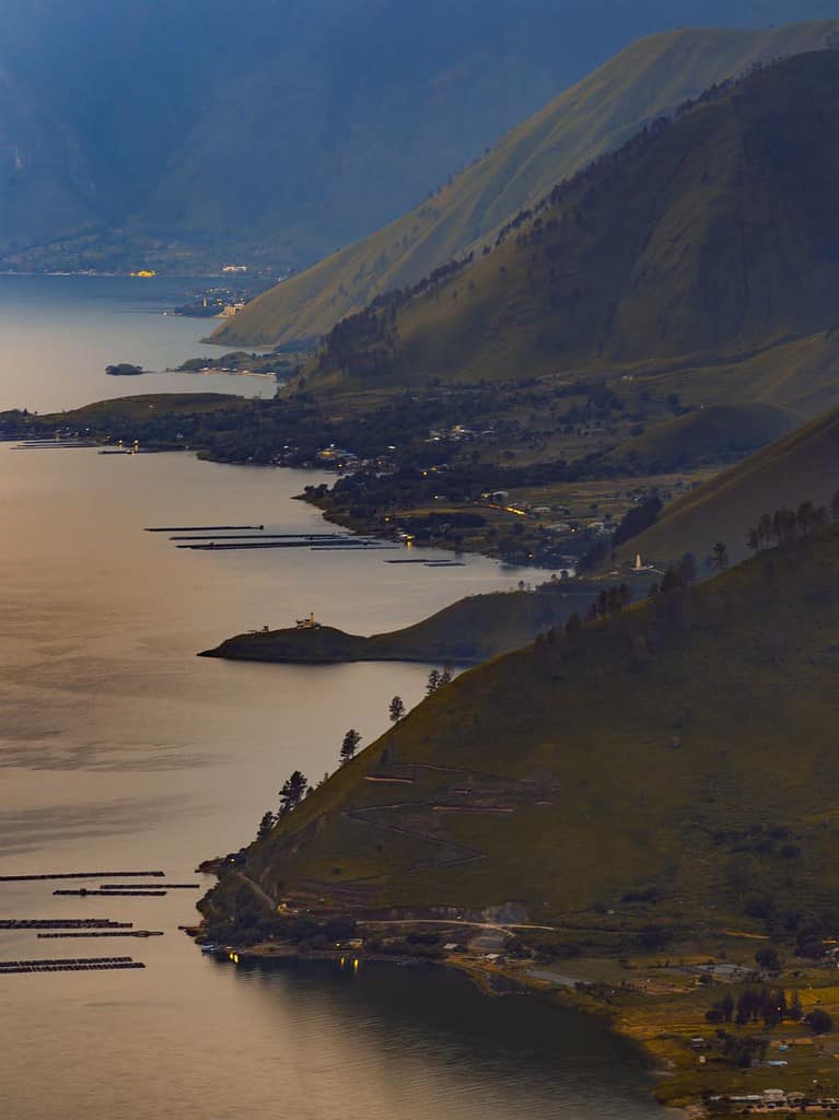 kegiatan di danau toba