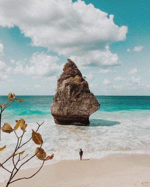 Suwehan Beach Nusa Penida Swimming At Suwehan Beach