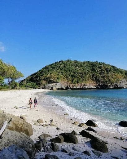 pesona pariwisata pantai lawar