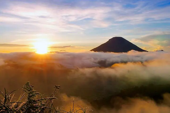 spot sunset terbaik dieng