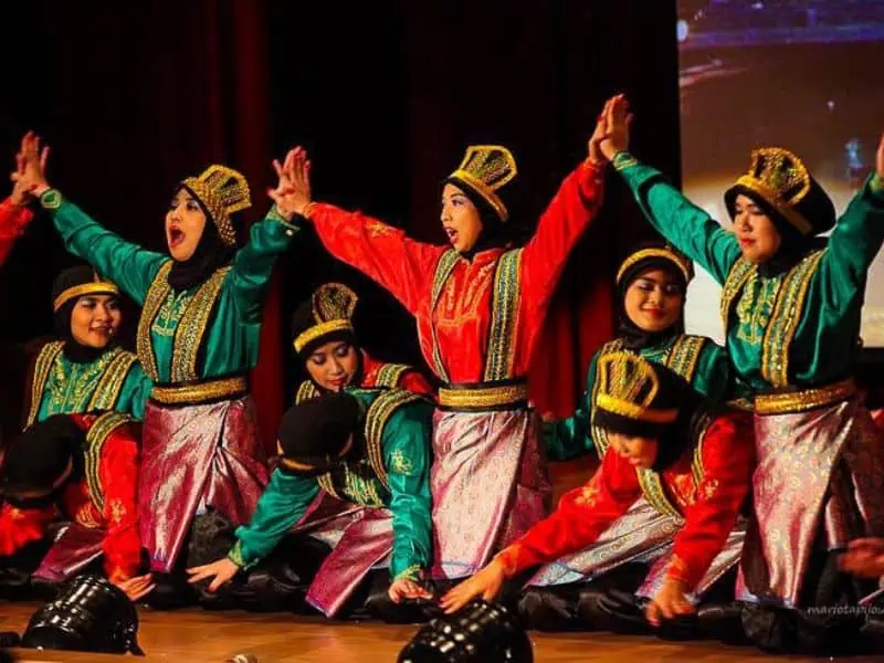 tari saman dari aceh