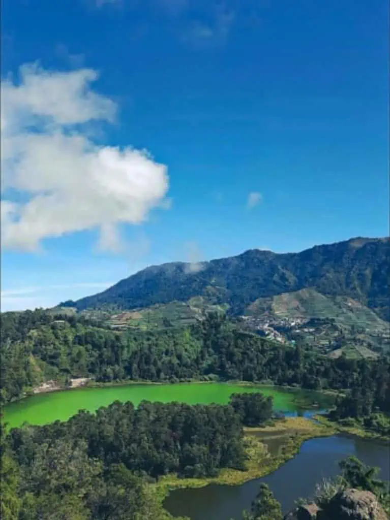 telaga warna dieng
