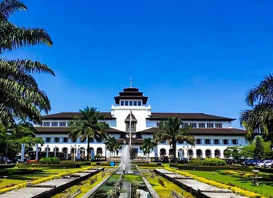 tempat bersejarah favorit bandung