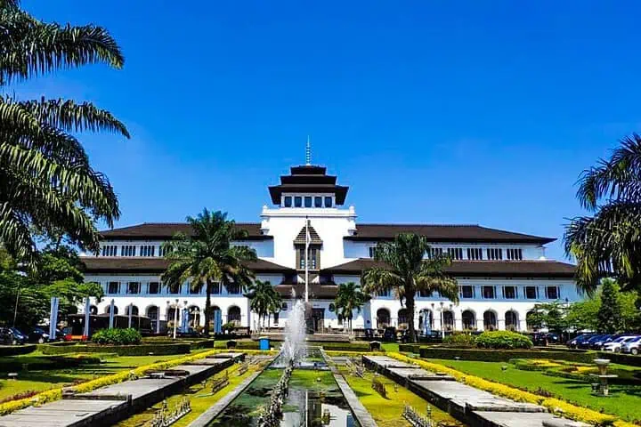 tempat bersejarah favorit bandung