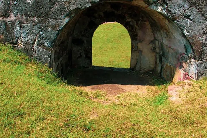 wisata sejarah benteng speelwijk
