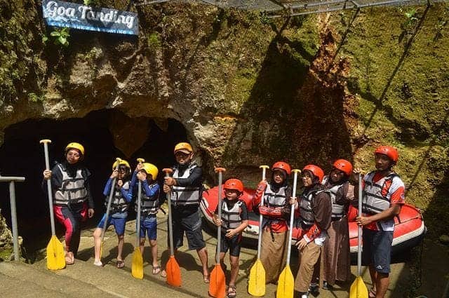 tour around pindul cave